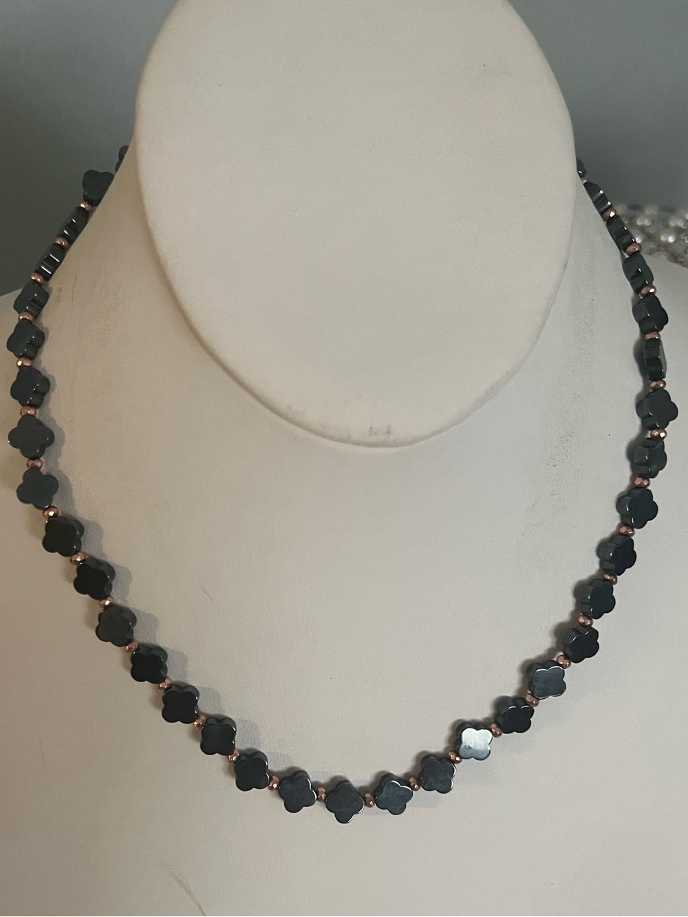 Black Clover-Link Necklace with rose gold Accent